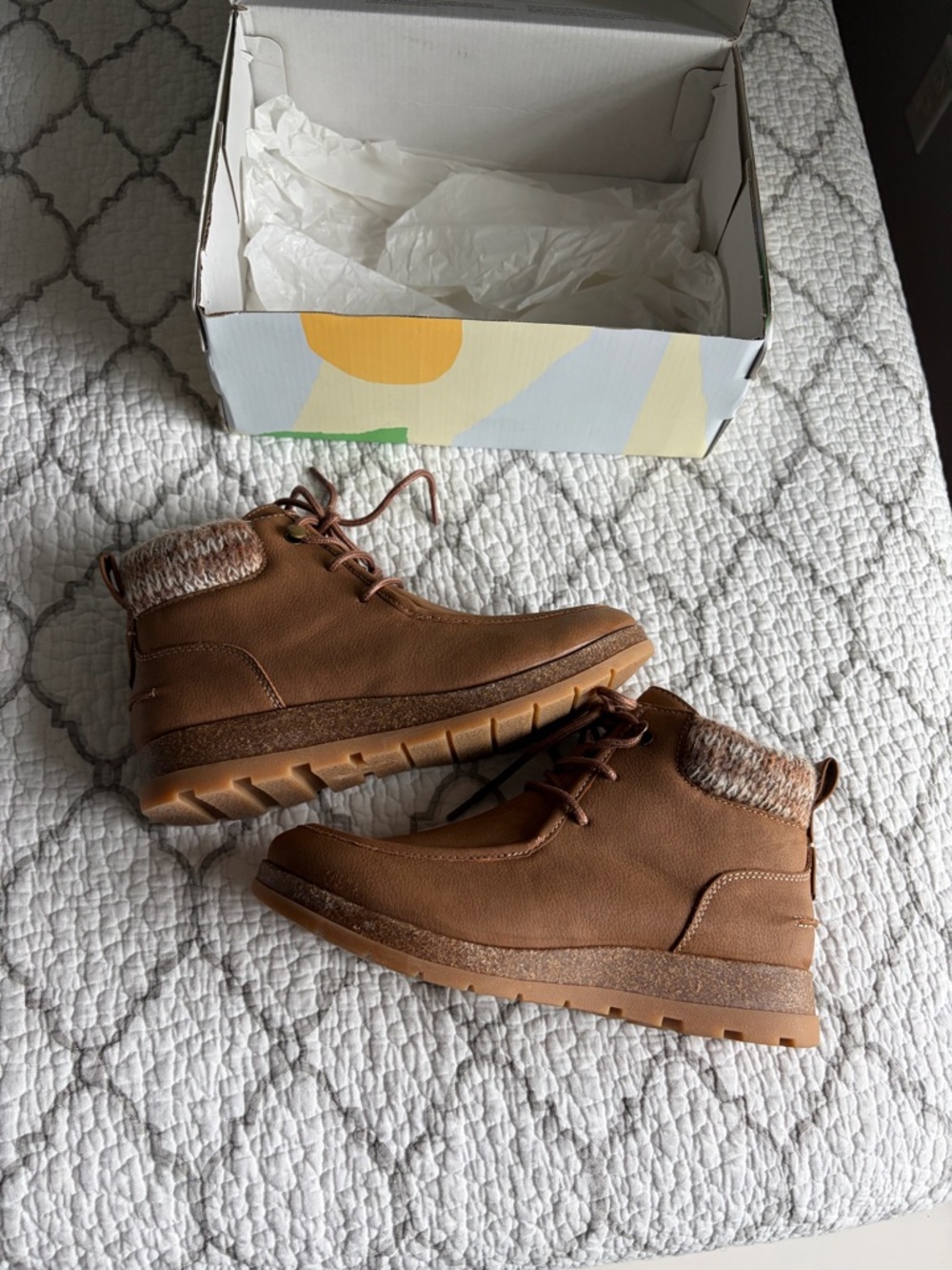 Women’s Size 7.5 Like New Brown Boots Eurosoft Lottie Booties